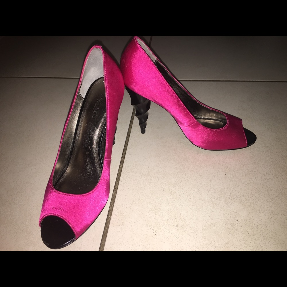 Bisou Bisou hot pink satin shoes